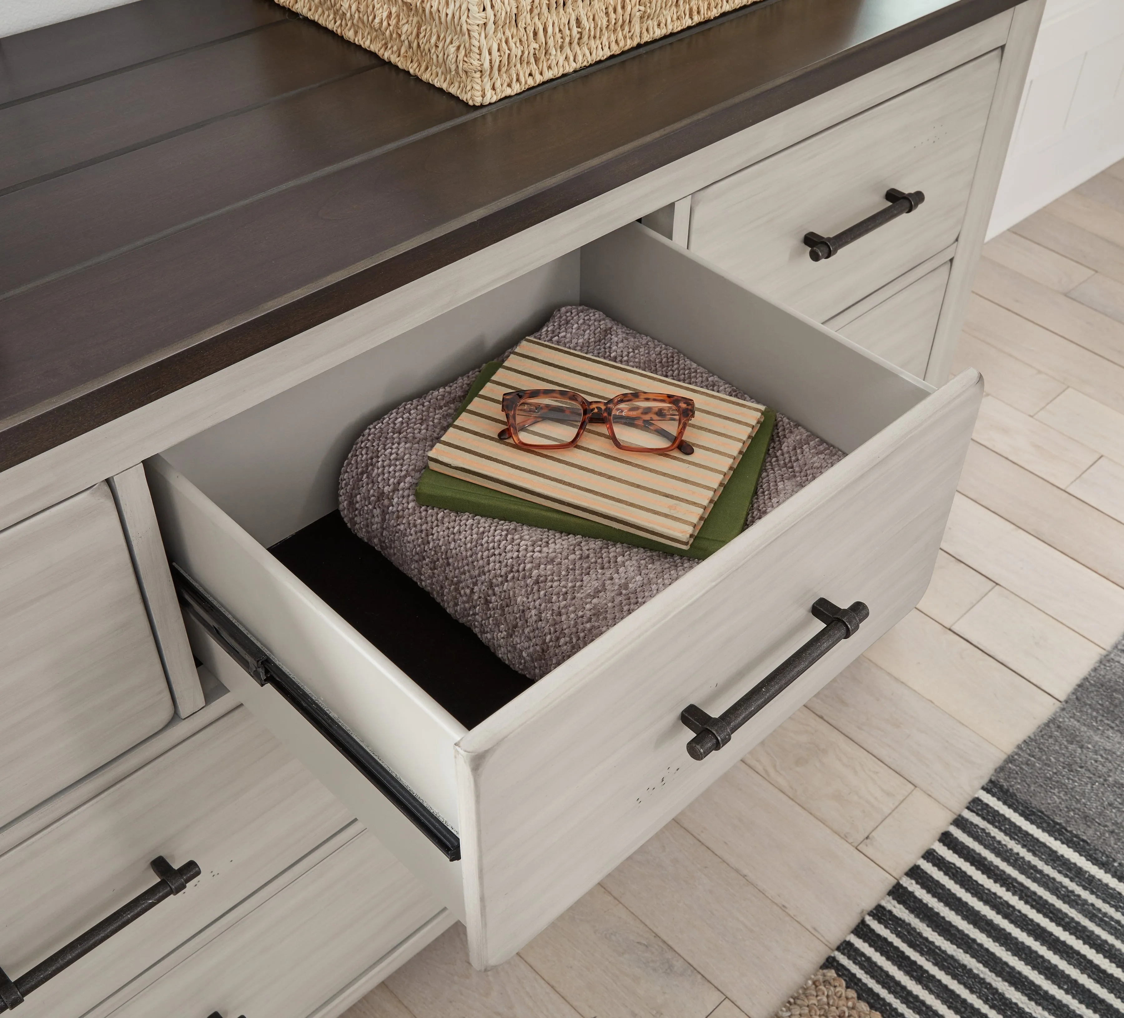 Darborn Queen Panel Bed with Dresser in Gray/Brown